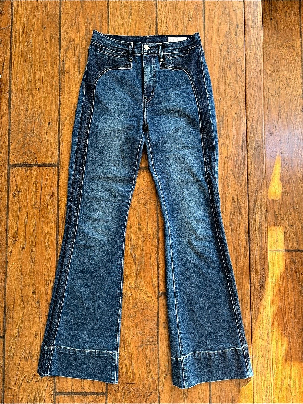 GAP '70s Flare High Rise Jean - Waist 27
